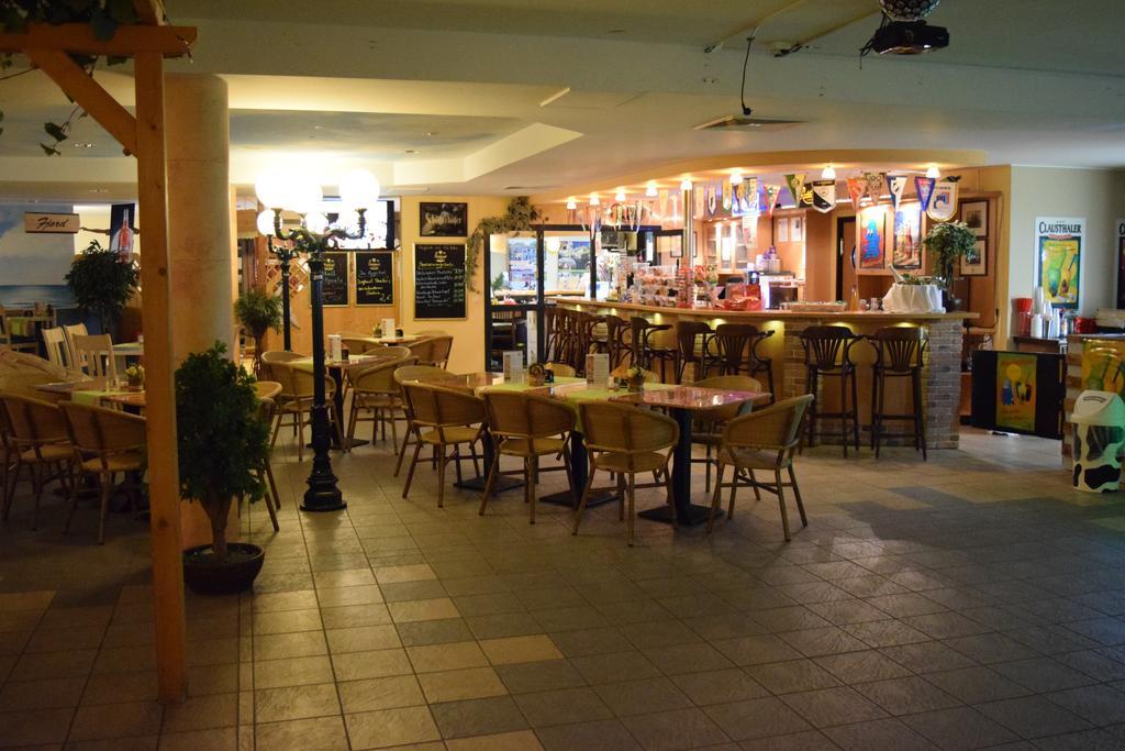 Euroville Jugend- Und Sporthotel Naumburg  Exteriör bild