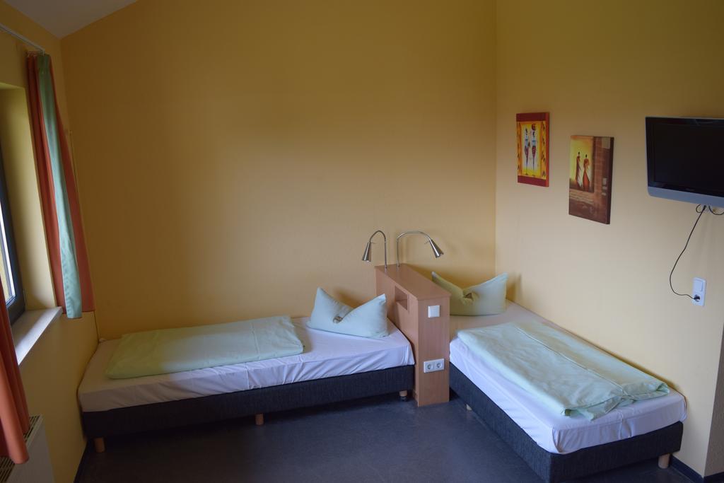 Euroville Jugend- Und Sporthotel Naumburg  Exteriör bild