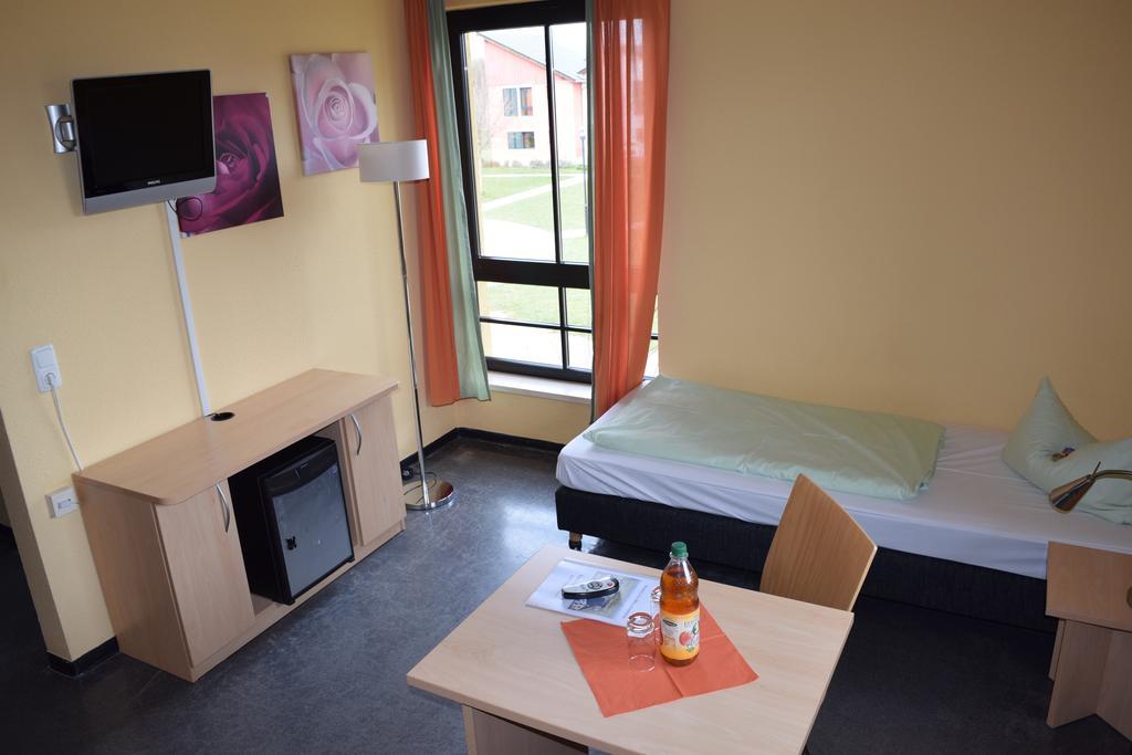 Euroville Jugend- Und Sporthotel Naumburg  Exteriör bild