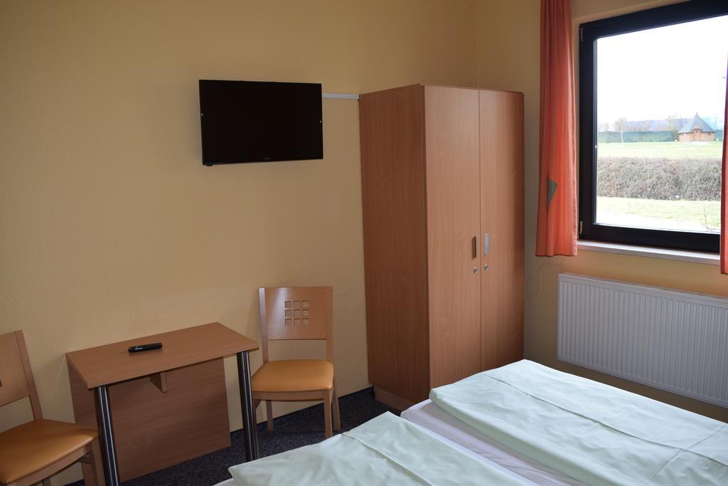 Euroville Jugend- Und Sporthotel Naumburg  Exteriör bild