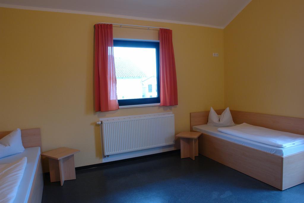 Euroville Jugend- Und Sporthotel Naumburg  Exteriör bild
