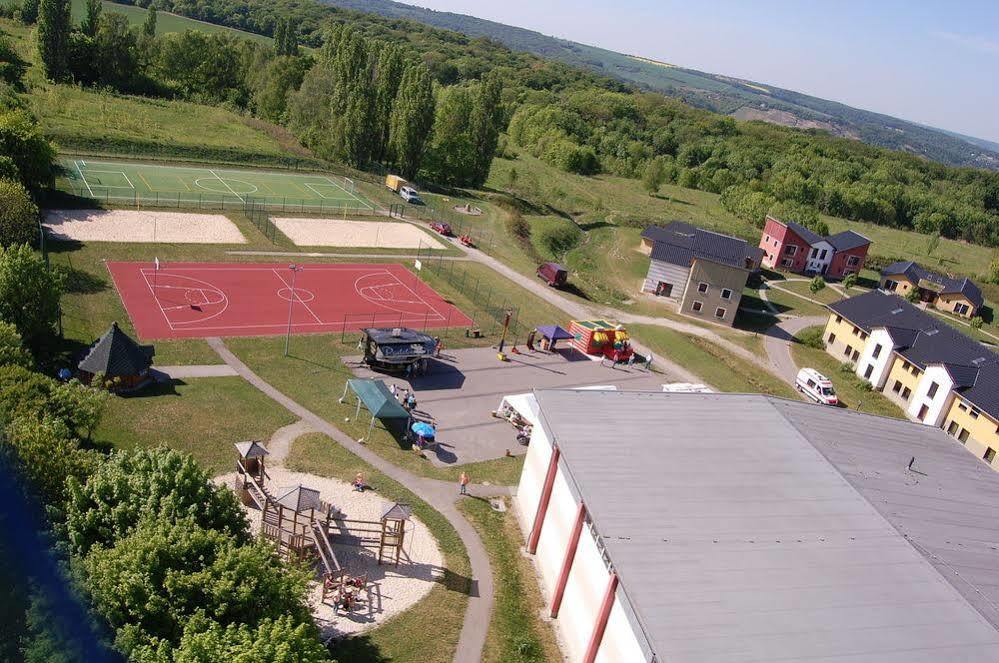 Euroville Jugend- Und Sporthotel Naumburg  Exteriör bild
